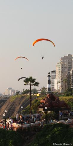 Paragliding in Miraflores, Lima - My Peru Guide